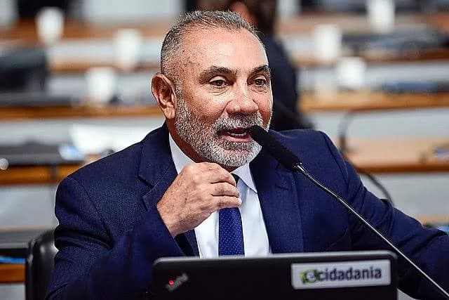 Acusado de importunação sexual contra filha, ex-senador vai para prisão domiciliar