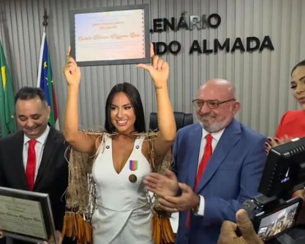 Isabelle Nogueira recebe título de cidadã parintinense