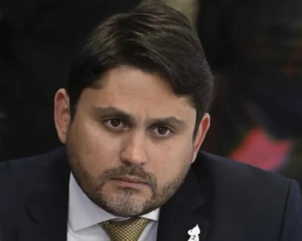 Juscelino Filho pede demissão após ser denunciado pela PGR