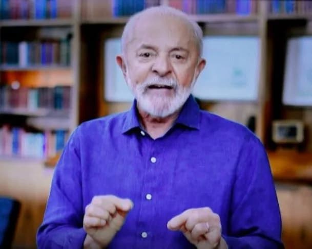 Na véspera do dia do trabalhador, Lula aborda debate da escala 6×1 em pronunciamento
