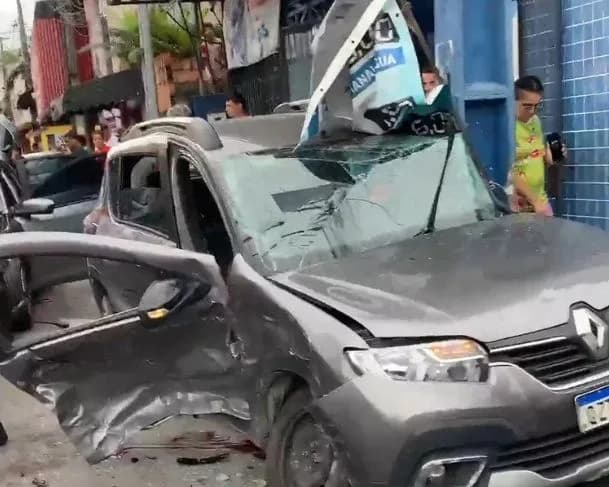 VÍDEO: Troca de tiros deixa um homem morto e uma mulher ferida no Parque das Nações