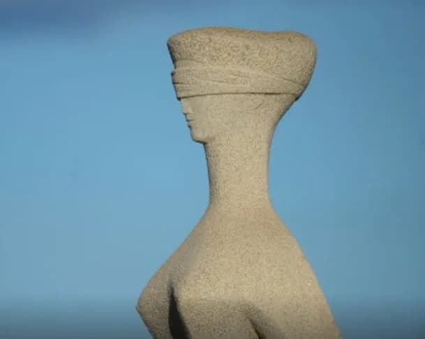 Alexandre de Moraes aplica multa de R$ 20 mil a Filipe Martins por usar redes sociais