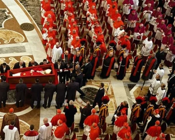 Vaticano deve estender horário de visitação ao corpo do papa Francisco