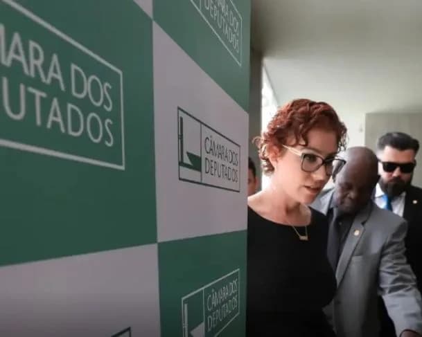 STF marca julgamento de Carla Zambelli e hacker Walter Delgatti por invasão ao sistema do CNJ