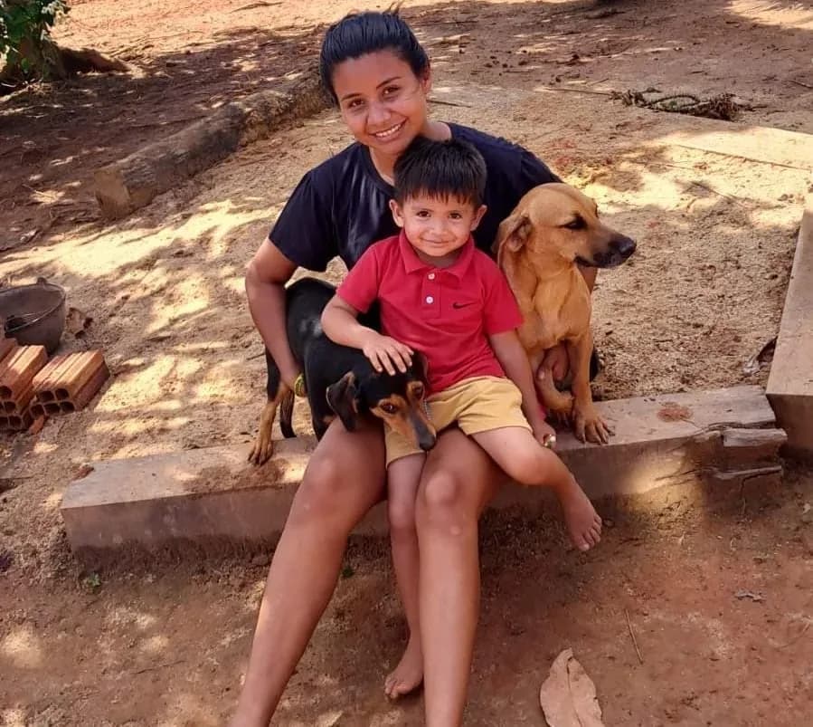 Protegida por cães, criança de 2 anos desaparecida na BR-319 é encontrada no Amazonas