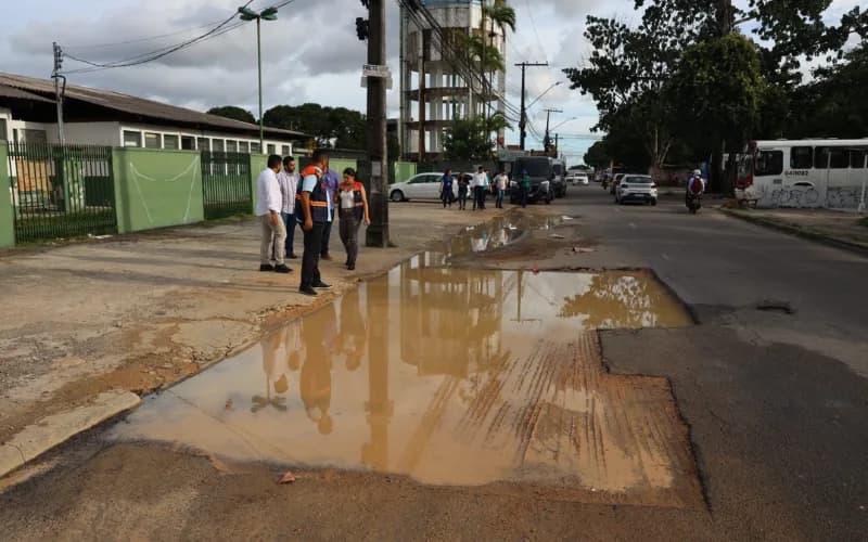 Empresas que prestam serviço público serão obrigadas a recuperar vias de Manaus, propõe PL