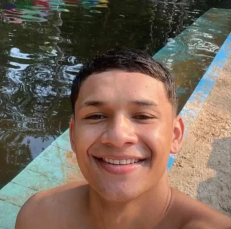 Jovem morre após pular de flutuante no Tarumã