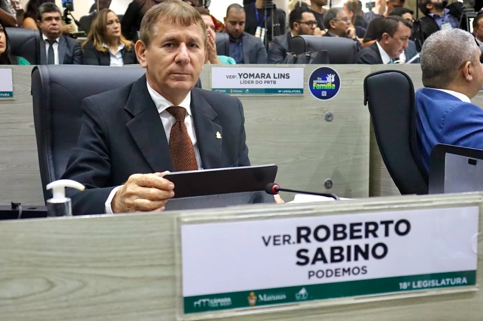 Inspirado na Lei Anti-Oruam, projeto que proíbe contratar shows com apologia à violência ou sexualização avança na CMM