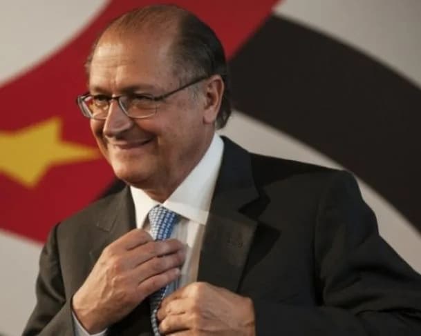 Geraldo Alckmin sente mal-estar e passa por exames em Brasília