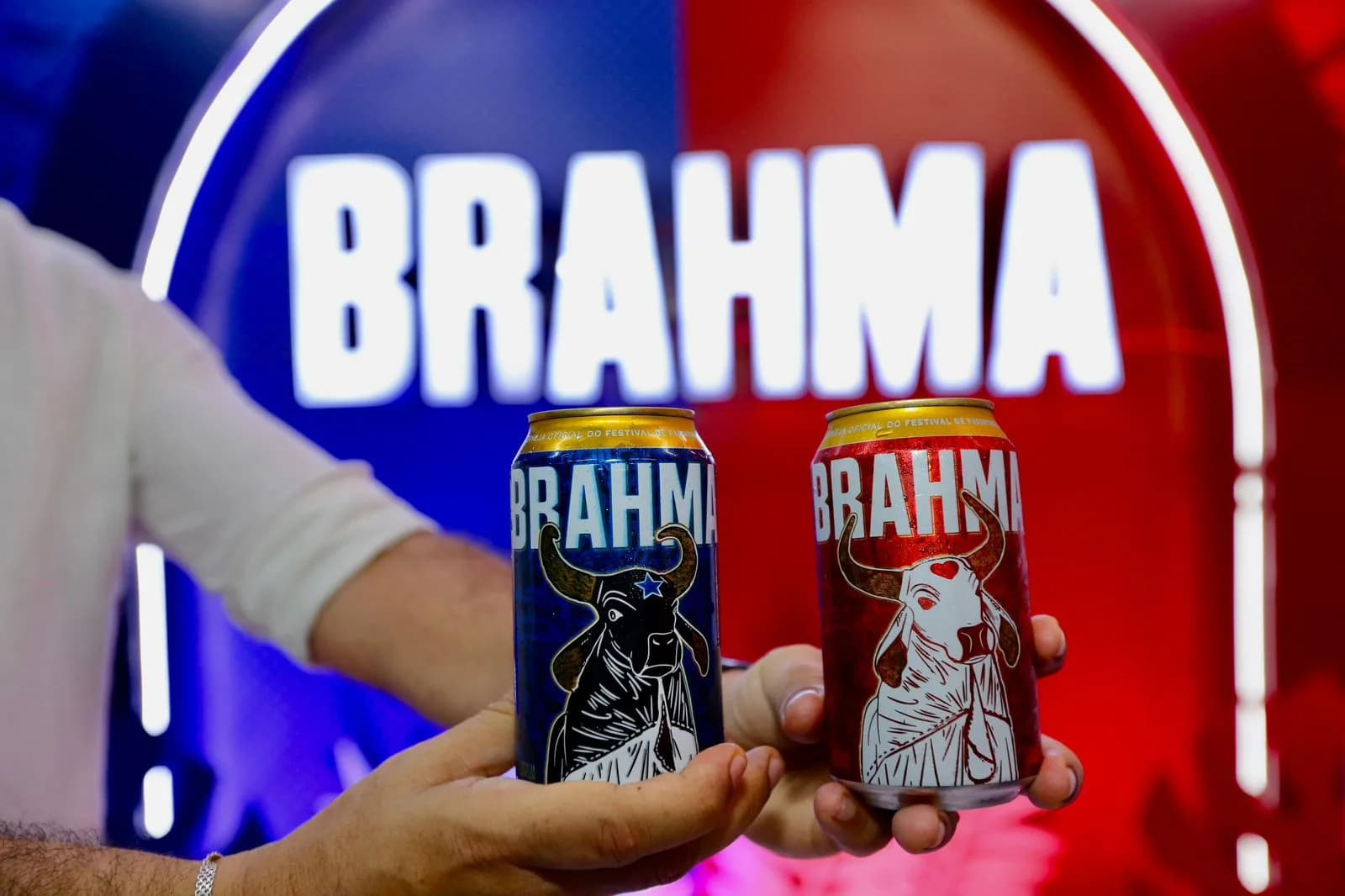 Brahma lança latas temáticas para celebrar o Festival de Parintins 2025
