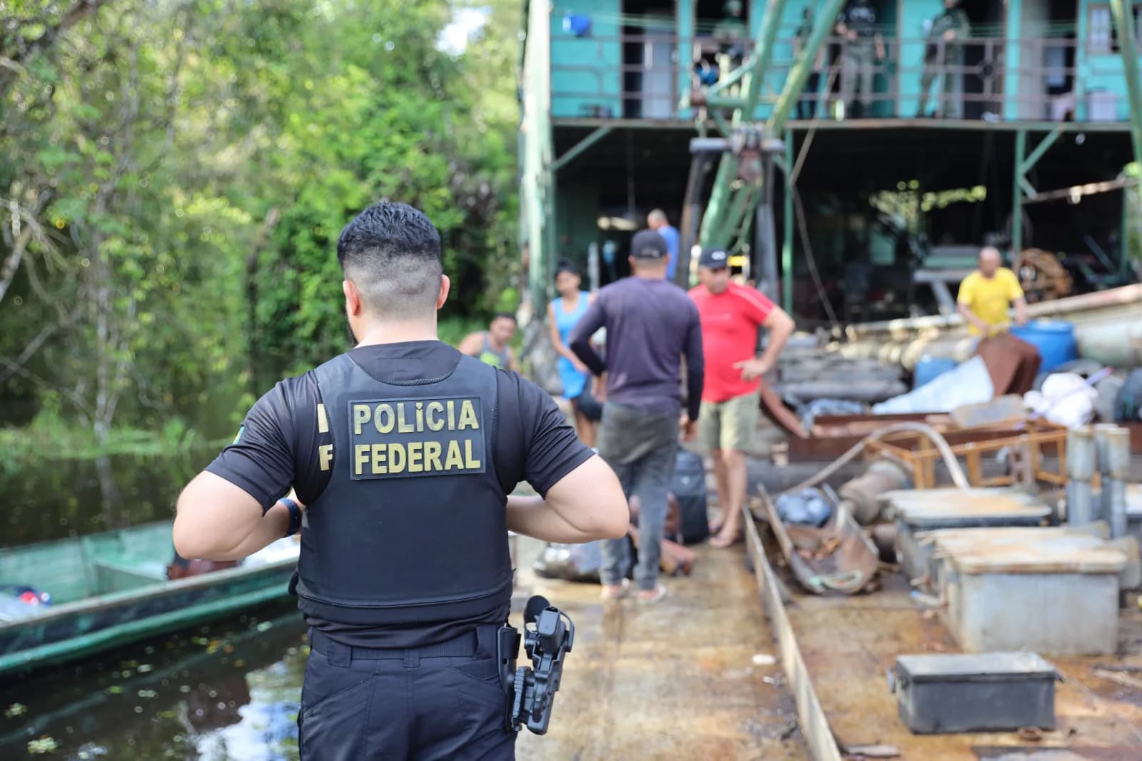 Suspeitos de garimpo são presos e dragas apreendidas em operação no AM
