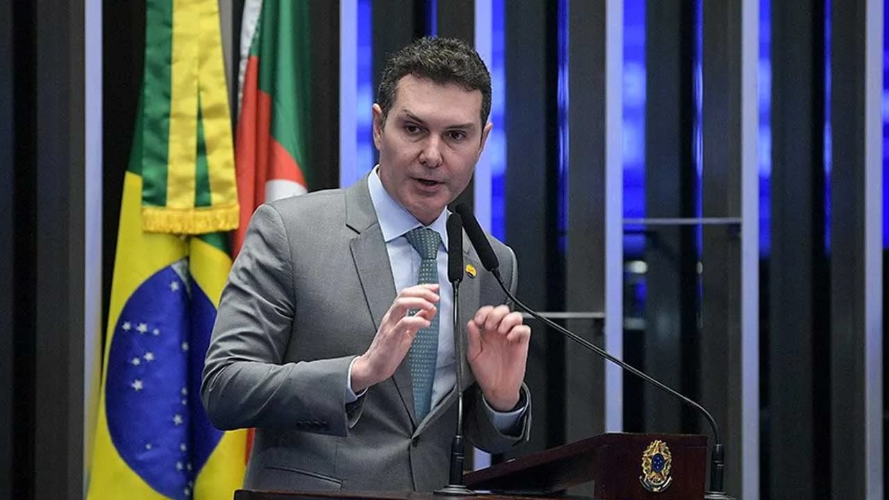 Ministro das Cidades cumpre agenda na capital e interior do AM acompanhado de lideranças políticas