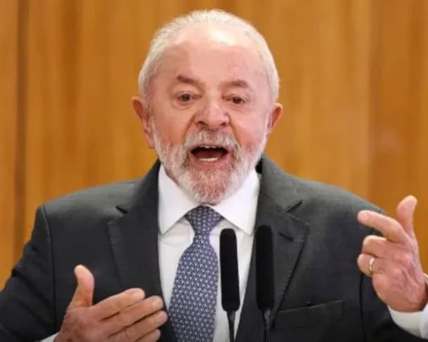 Lula critica policiais: “Mal remunerado, quer fazer a violência e esconder”