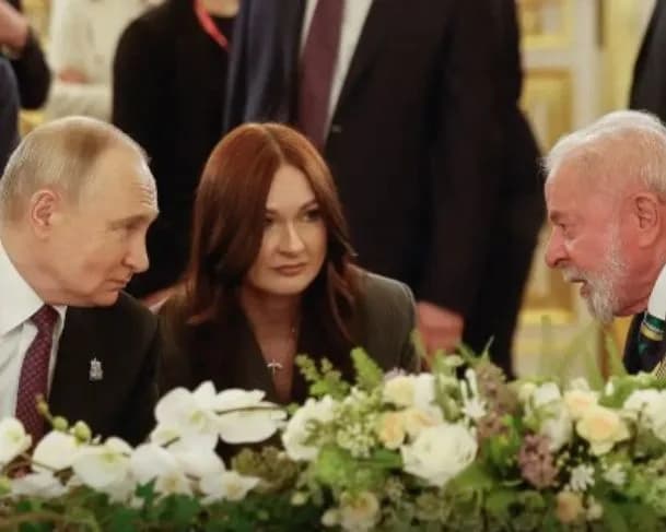 Lula participa de parada militar do dia da vitória na Rússia