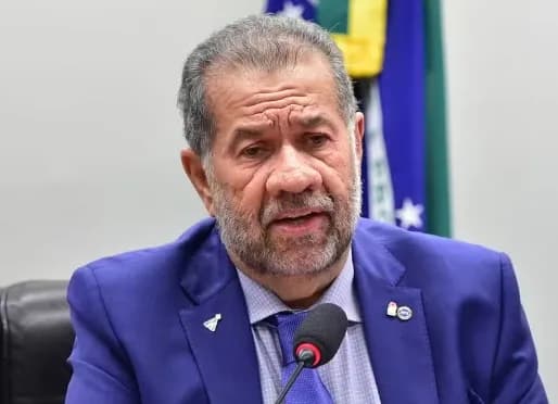 Após escândalo no INSS, ministro Carlos Lupi pede demissão do Governo; saiba quem assume no seu lugar