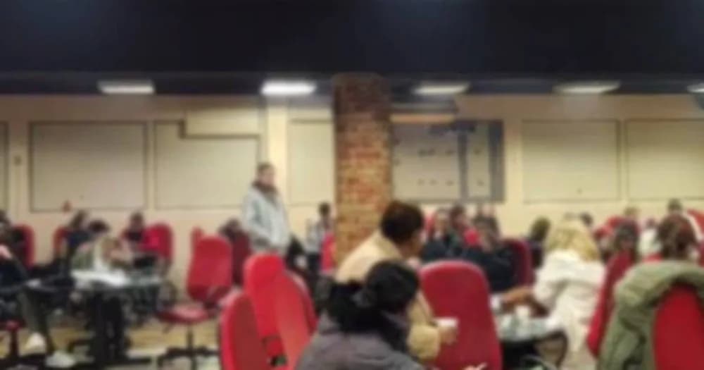 Bingo clandestino com 200 idosos é fechado em Curitiba