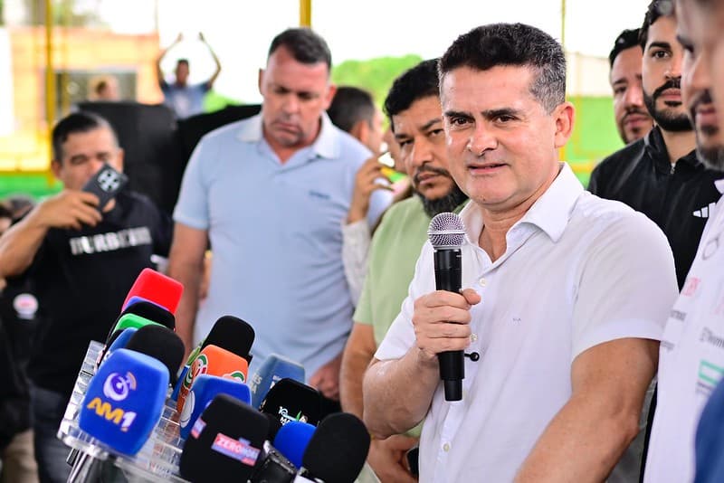 “Não é só criticar e apontar erros, é vestir a camisa e sombrear os problemas para resolvê-los”, exalta David Almeida sobre vereadores da base