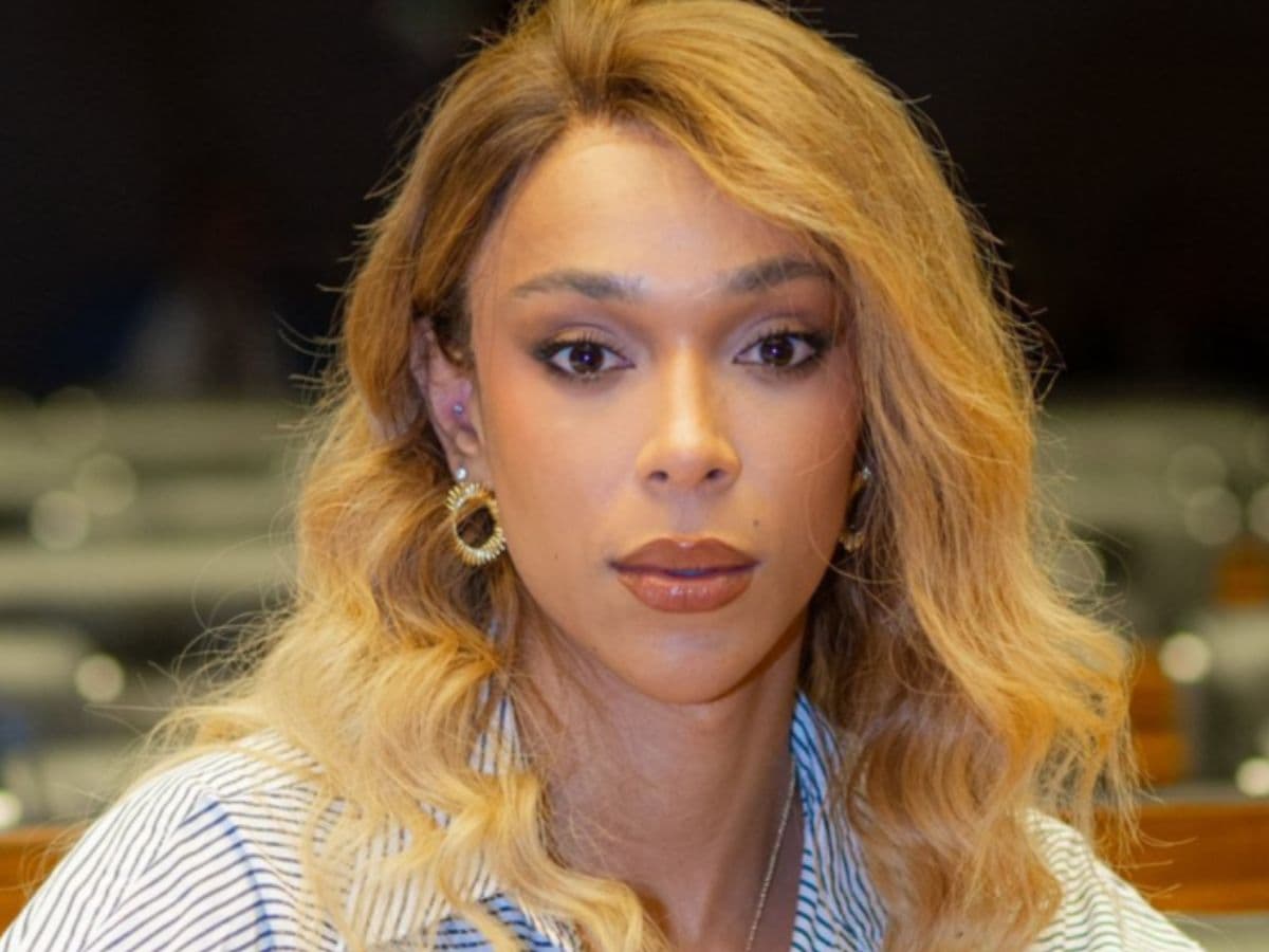 PSOL defende Erika Hilton após polêmicas recentes: “Está sendo atacada porque incomoda a extrema-direita”