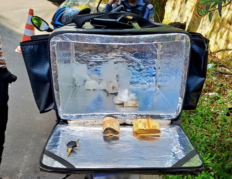 Detran-AM: Fiscalização flagra condutor com entorpecentes e cerca de R$ 1,3 mil em dinheiro, na zona norte de Manaus