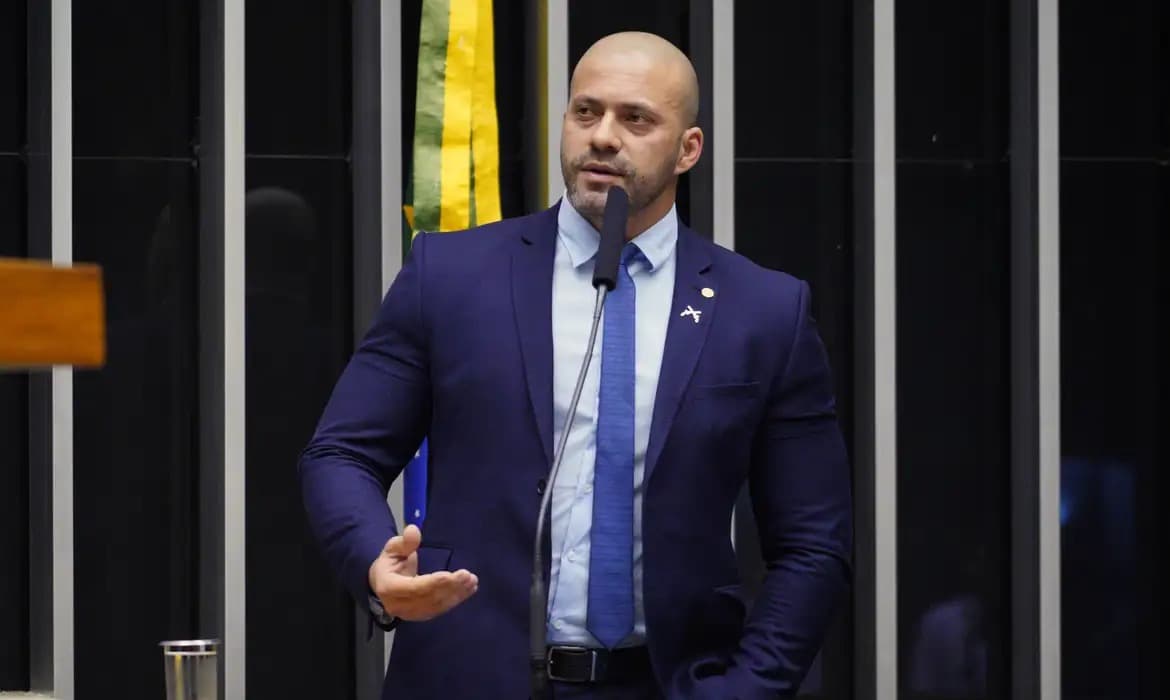 Moraes determina que ex-deputado Daniel Silveira seja submetido a perícia médica