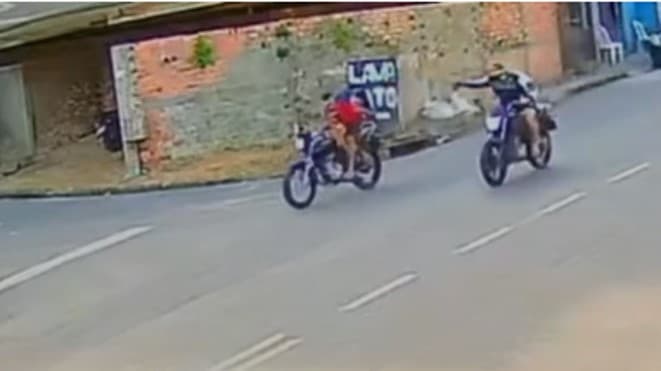 VÍDEO: câmera mostra execução de pai e filho de 2 anos na zona leste de Manaus