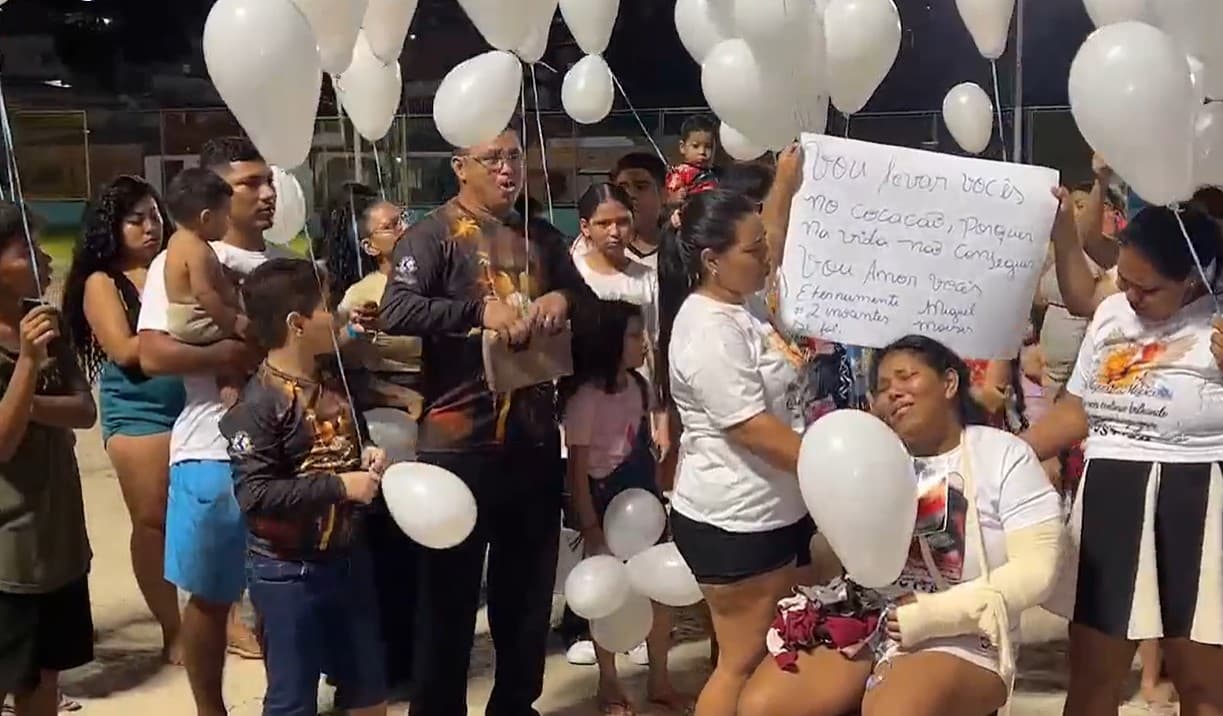 “Meu filho só tinha dois anos”, clama mãe por justiça após ataque que matou criança e pai na zona leste de Manaus