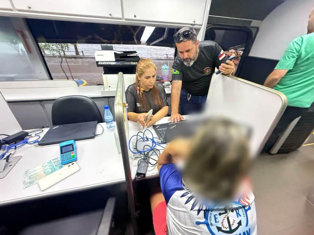 VÍDEO: jovem é preso por aplicar golpes em embarcação que ia para Parintins