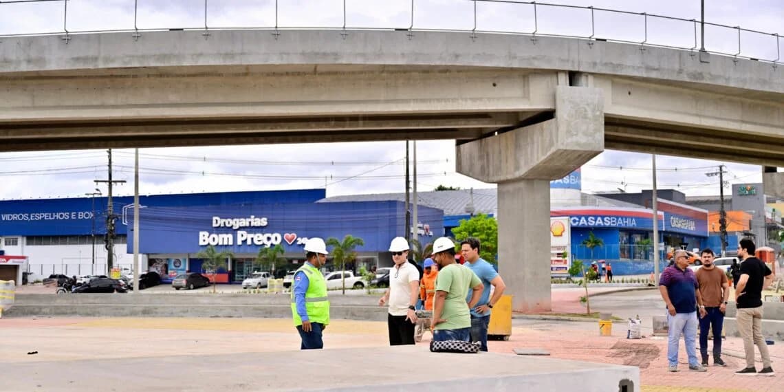 Viaduto Rei Pelé recebe grades e nova sinalização após acidentes com motociclistas em Manaus