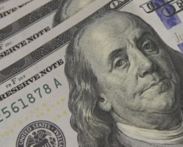 Efeito cessar-fogo: dólar fecha em alta nesta terça-feira após alívio das tensões no Oriente Médio