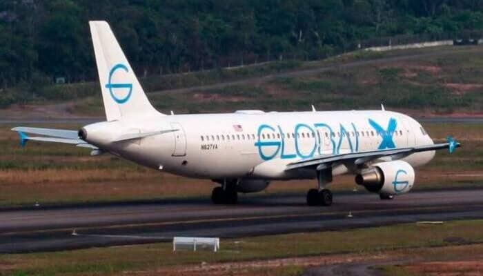 Novo voo com 120 brasileiros deportados dos EUA chega ao Brasil