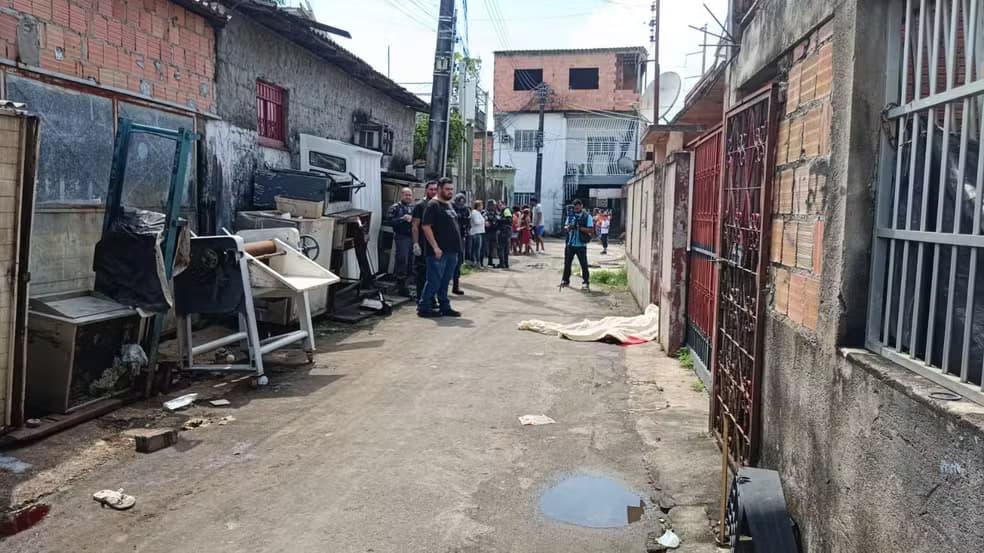 Homem é preso suspeito de assassinar o próprio irmão com facadas em Manaus