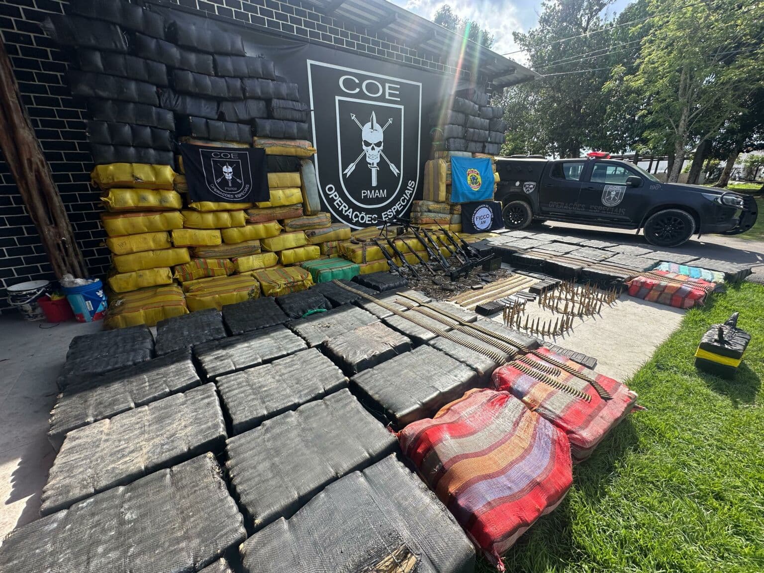 Polícia apreende 6,5 toneladas de drogas e armamento no interior do Amazonas
