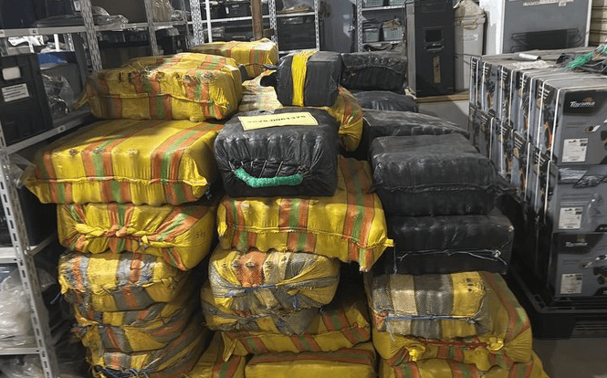 Polícia Federal incinera 4 toneladas de drogas em Manaus