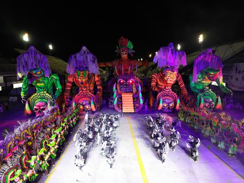 Batalha dos bois-bumbás marca a última noite do 67º Festival Folclórico do Amazonas