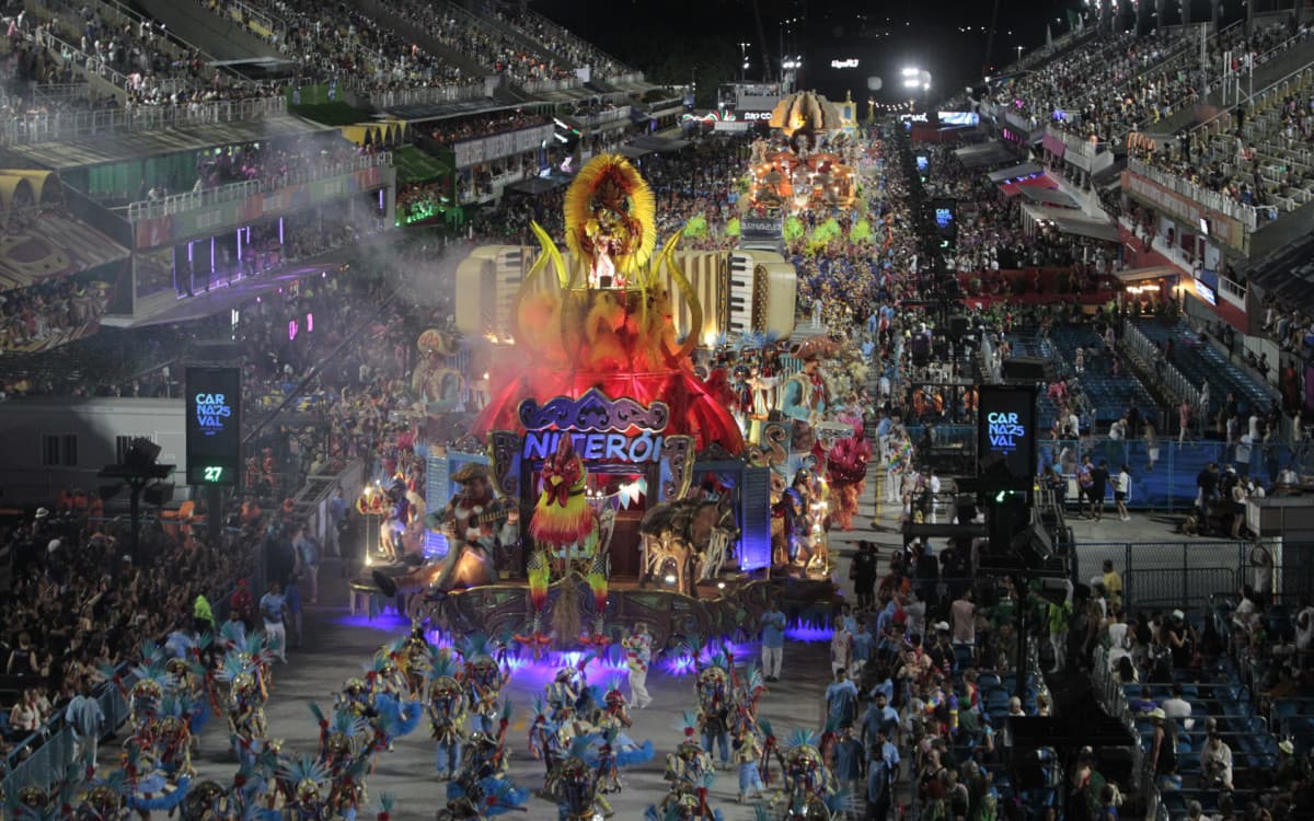 Carnaval 2026: Ingressos para arquibancadas especiais do RJ esgotam rapidamente