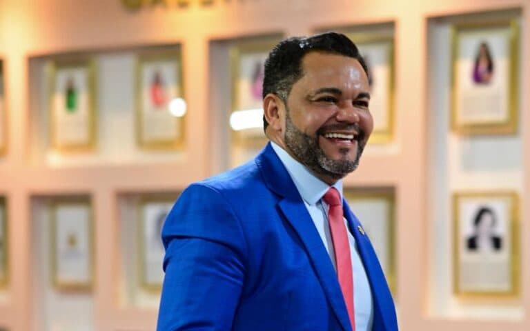 Bastidor: Omar escolhe Rozenha para eleição indireta