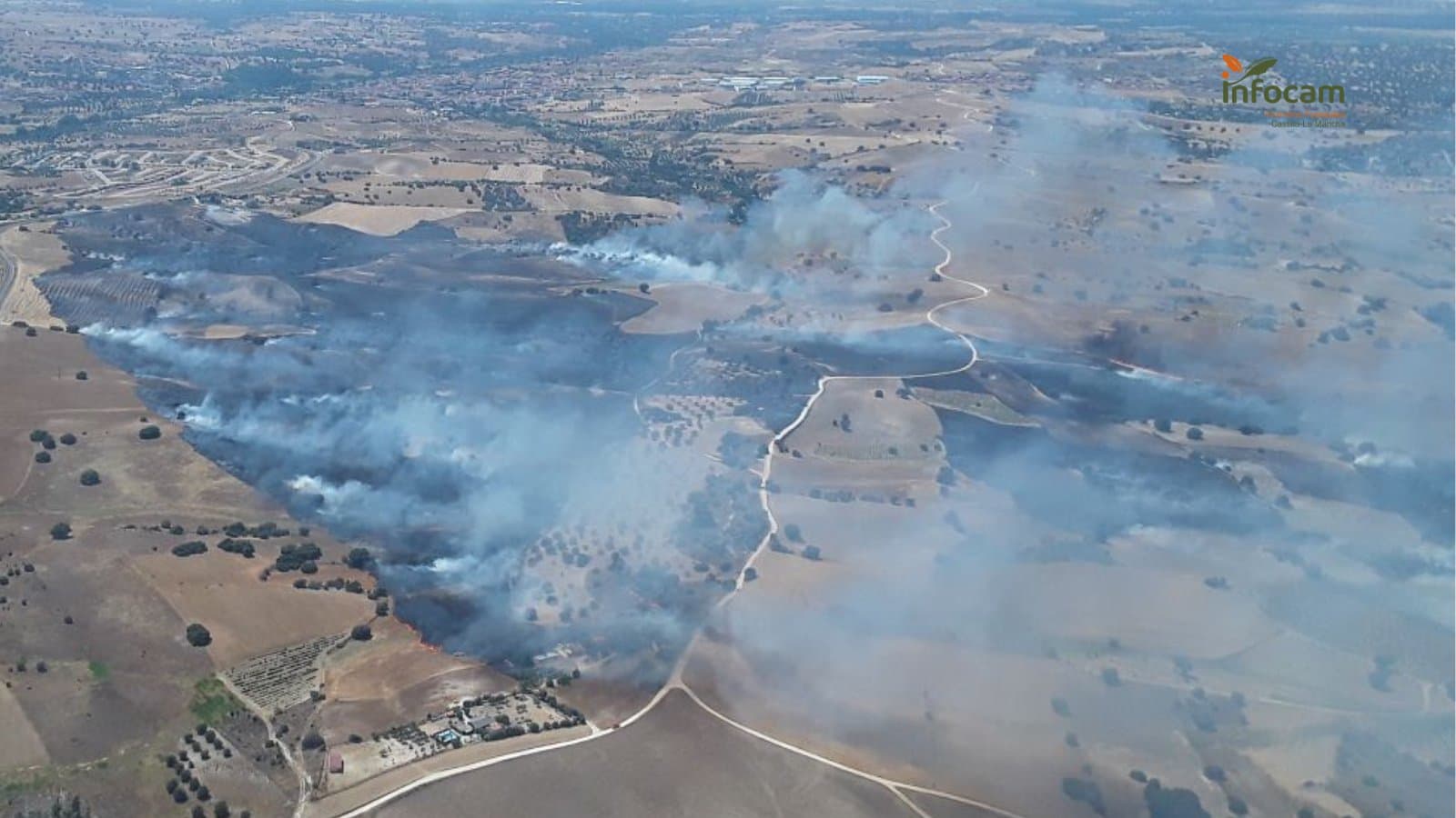 Incêndios florestais atingem cidade de Toledo, na Espanha e obriga moradores a deixarem suas casas