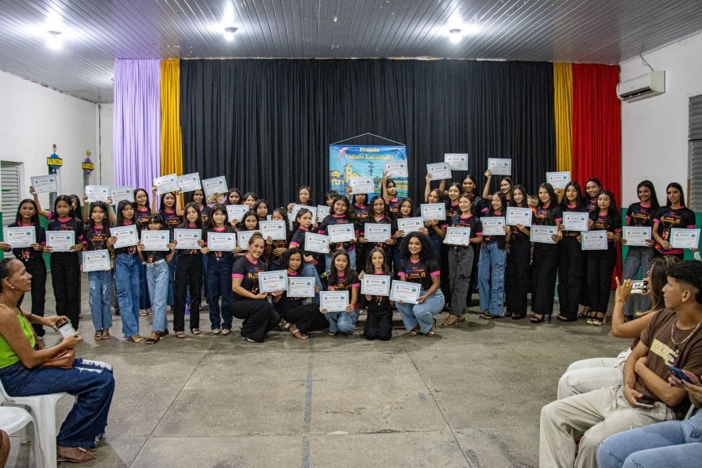 Formatura de cursos do Projeto Cidade Encantada movimenta a cena cultural de Maraã