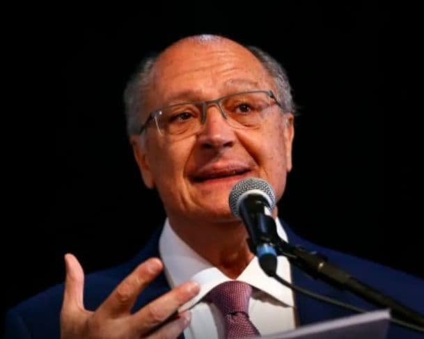Alckmin defende o pix após governo americano abrir investigação comercial contra o Brasil