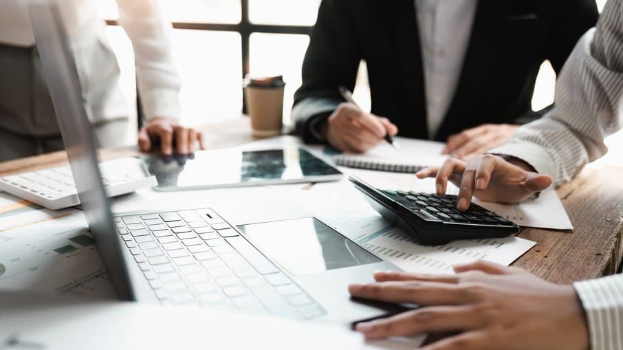 Lei no AM prevê punição a veículos de comunicação que culpem vítimas de estupro em reportagens