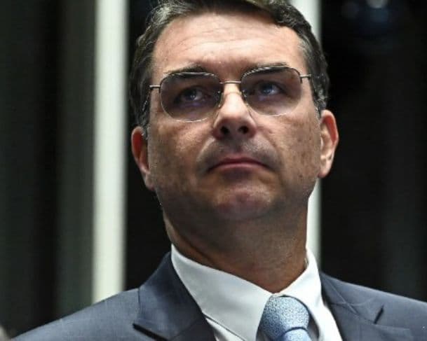 Bolsonaro diz que Flávio será seu candidato à presidência em 2026