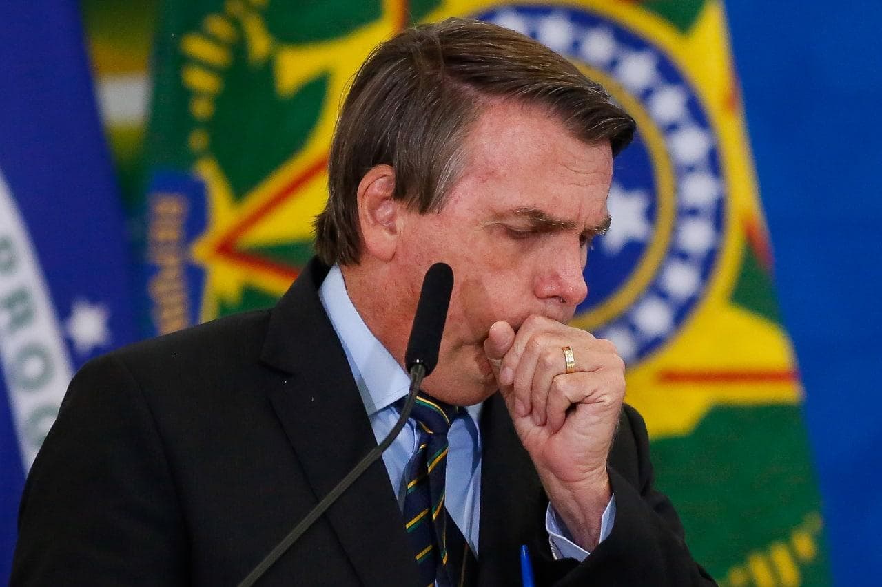 Bolsonaro cancela agenda pública em julho: “Crises de soluços e vômitos me impedem até de falar”