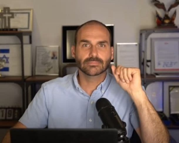 Eduardo Bolsonaro afirma que não vai renunciar cargo e desafia Moraes: &#8220;Coloca isso no inquérito&#8221;