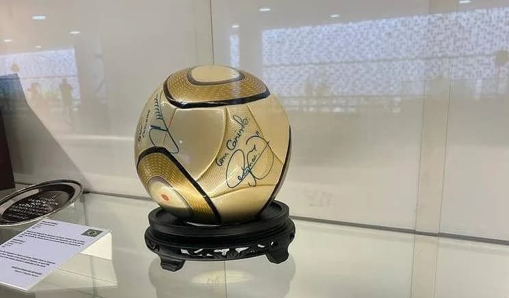 STF condena homem que furtou bola autografada por Neymar no &#8216;8 de janeiro&#8217; a 17 anos de prisão