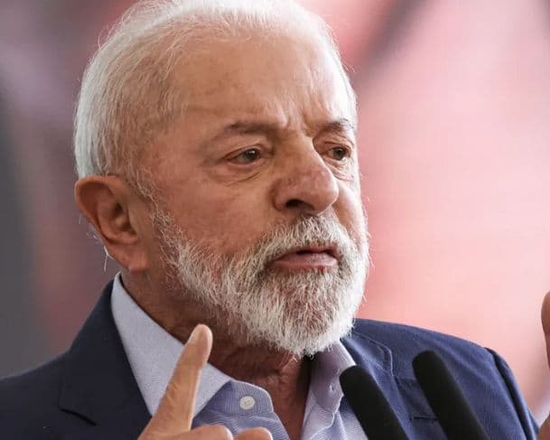 Lula convoca reunião emergencial após aplicação de tarifaço dos EUA