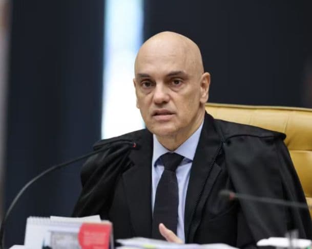 Moraes dá 48h para PGR avaliar esclarecimentos de Bolsonaro sobre descumprimento de medidas