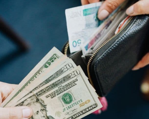 Tarifaço de Trump, em vigor nesta quarta (6), pode cortar 146 mil empregos no Brasil em até 2 anos, diz pesquisa