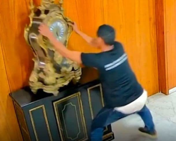 Moraes autoriza diminuição de pena para homem que quebrou relógio em Brasília