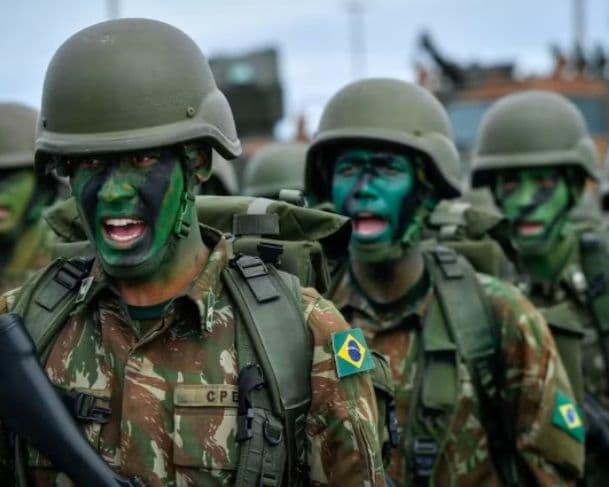 Comissão do Congresso aprova medida que concede reajuste de 9% no salário-base dos militares das Forças Armadas