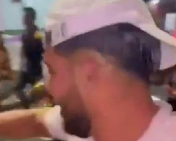 Imagem forte: homem agoniza e morre depois de ser “ticado” na faca em Tefé